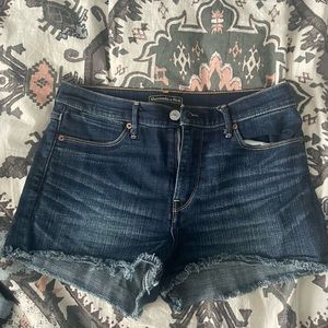HIGH WAISTED DENIM SHORTS